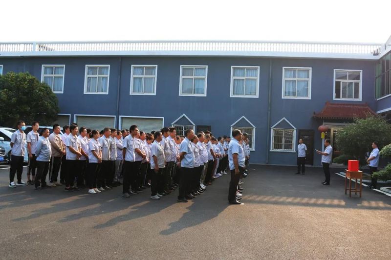 花溪科技舉行“送溫暖、獻愛心”捐助活動